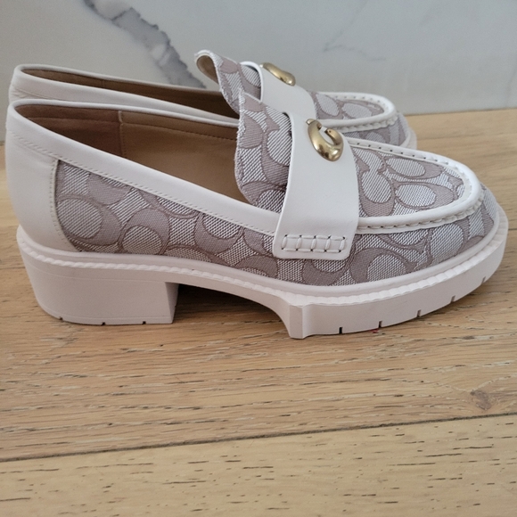 Coach Loafers Size 6. - Picture 3 of 3